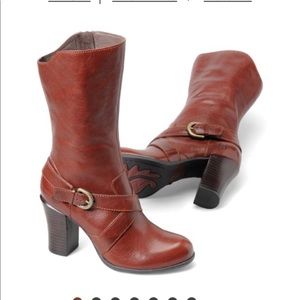 Born Nuri Western Style Boot in Rust